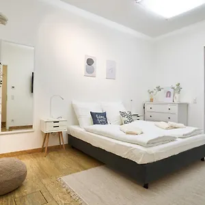 Global Living - Design I Center I Balcony I Smart-tv I Kitchen I Apartament Drezno